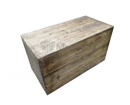 Большой деревянный ящик-сундук